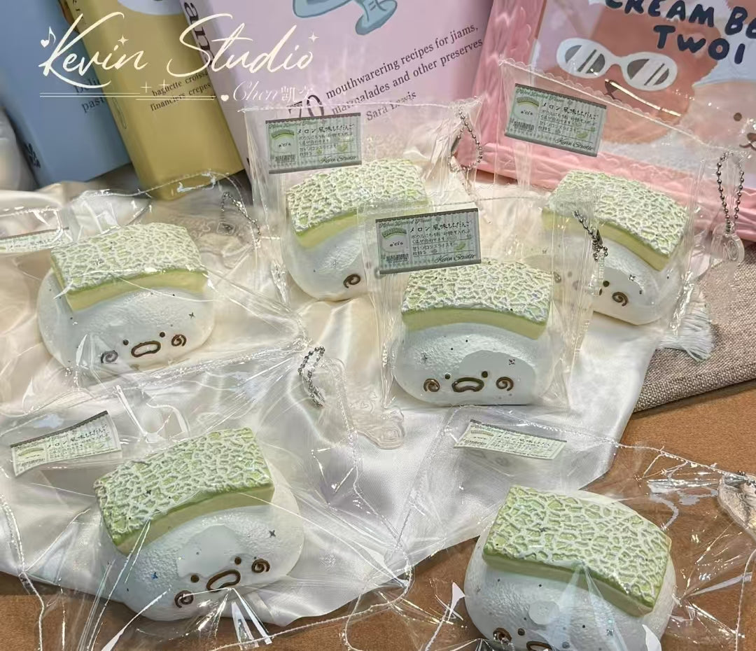 5209  予約品   送料無料  Kevin  乳膏泥