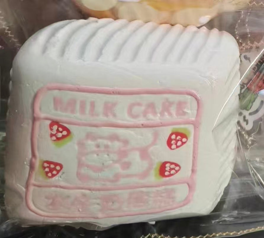 🎀1056　予約品　牛ケーキ　水感