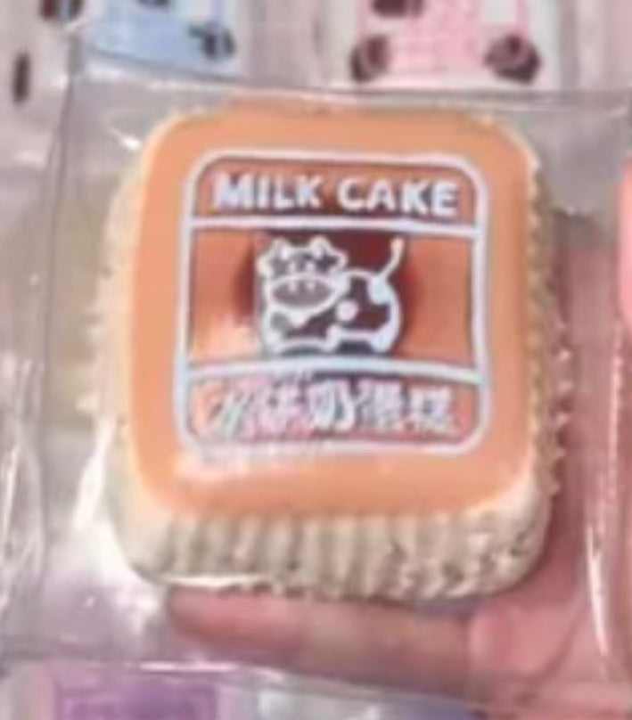 🎀1063　予約品　牛ケーキ　水感
