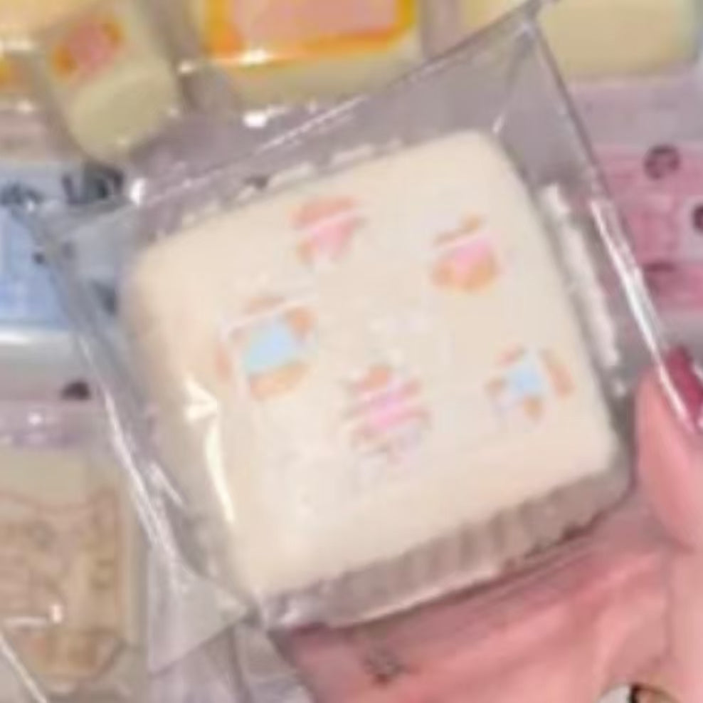 🎀1098　予約品  牛ケーキ　水感