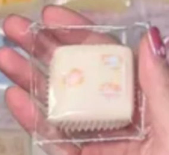 🎀1100　予約品　Sサイズ  牛ケーキ　水感