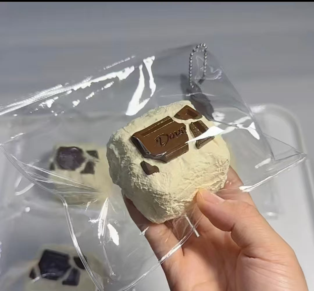 🎀1795　予約品　(春節以降発送) 乳膏泥 KL